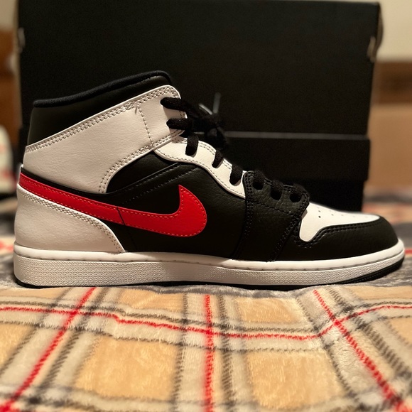 Air Jordan 1 - Picture 7 of 11